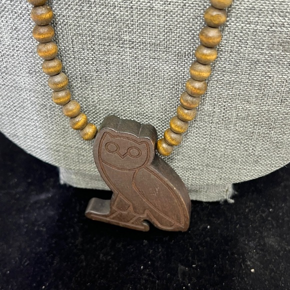 BRAND NEW OVOXO
GOODWOOD YMCMB TYGA NECKLACE PENDANT
DRAKE SUPREME…. COLLECTABLE - Picture 5 of 10